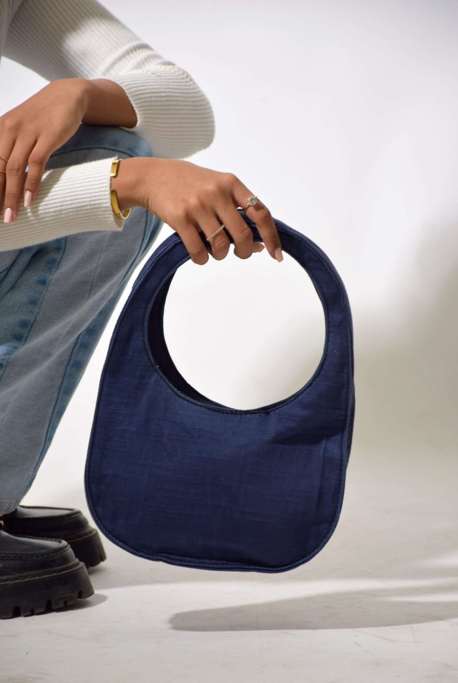 Sculpted shoulder bag